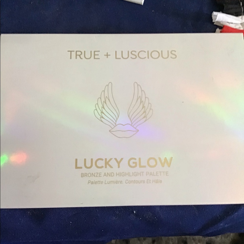 True and Lucious Lucky Glow Bronze +highlighter